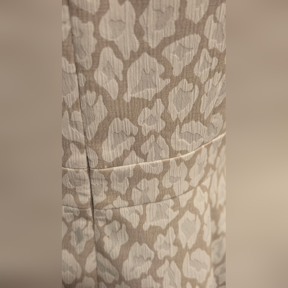 Calvin Klein Sleeveless V-Neck A-Line Dress in Light Beige Pattern Size 6 - Picture 8 of 16